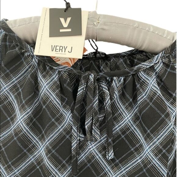 Very J Ruffle Sleeve Blouse - Picture 2 of 5